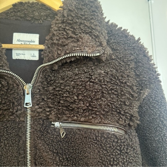 Abercrombie & Fitch Mixed Texture Sherpa Fleece Bomber Jacket. Brown. Large. - Picture 3 of 7